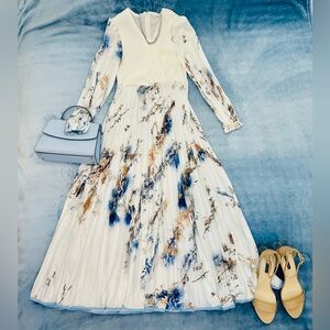 Elegant Floral Pleated Maxi Dress - White & Blue